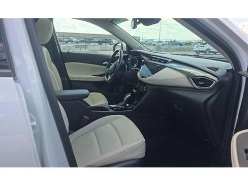 Used 2020 Buick Encore GX Essence w/ Experience Buick Package AWD/4WD image 6