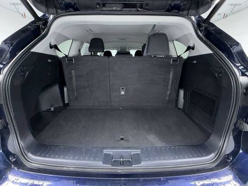 Used 2023 Toyota Highlander LE FWD image 16