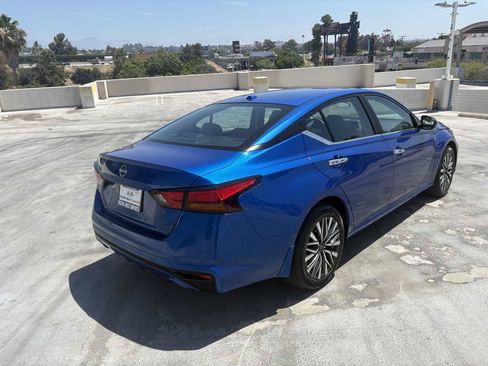 Used 2025 Nissan Altima 2.5 SV FWD image 29