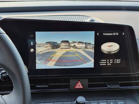 Certified 2025 Hyundai Elantra SEL FWD image 18