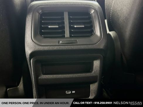 Used 2022 Volkswagen Taos SE FWD image 24
