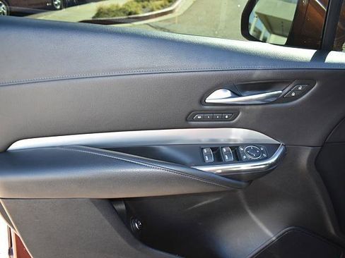 Used 2021 Cadillac XT4 Premium Luxury image 12