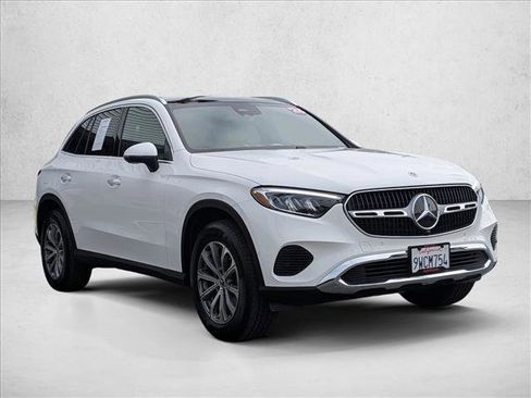 Used 2026 Mercedes-Benz GLC 300 4MATIC image 3