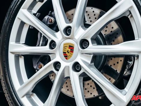 Used 2017 Porsche 718 Cayman image 3