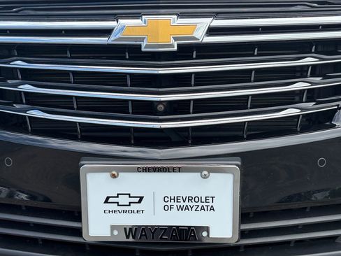 Used 2024 Chevrolet Equinox Premier AWD/4WD image 10