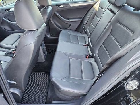 Used 2016 Volkswagen Jetta SE FWD image 13