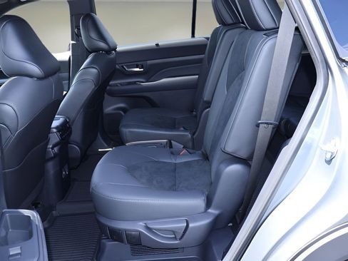 Certified 2025 Toyota Grand Highlander AWD Hybrid image 15