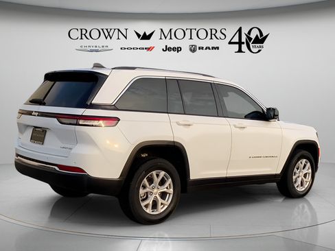 Used 2023 Jeep Grand Cherokee Limited AWD/4WD image 5