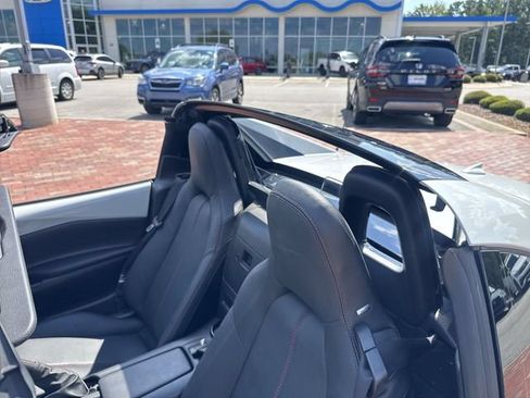 Used 2019 MAZDA MX-5 Miata RF Grand Touring w/ GT-S Package RWD image 23