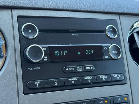 Used 2016 Ford F250 XLT w/ XLT Premium Package AWD/4WD image 17