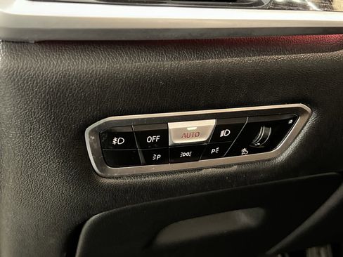 Used 2022 BMW X7 xDrive40i w/ M Sport Package image 32