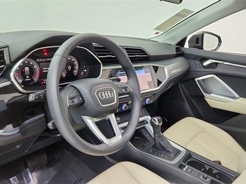 Used 2024 Audi Q3 2.0T Premium Plus image 18