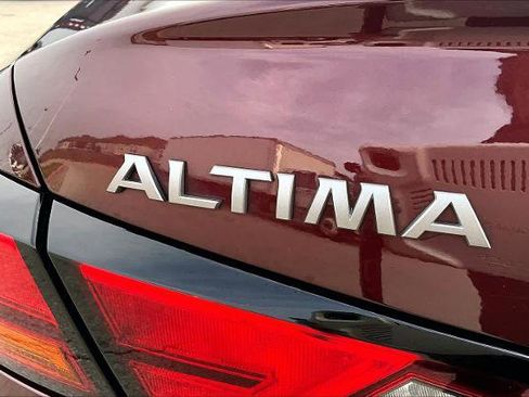 Certified 2025 Nissan Altima 2.5 SV image 10
