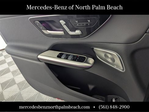 Used 2025 Mercedes-Benz GLC 300 image 20