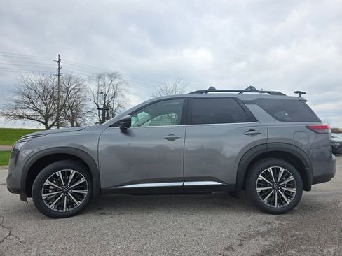 New 2026 Nissan Pathfinder Platinum image 13