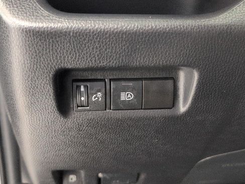 Used 2025 Toyota RAV4 LE AWD/4WD image 10