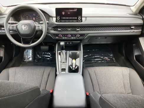 Used 2025 Honda Accord SE image 4