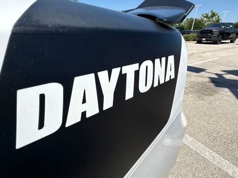 Used 2018 Dodge Charger R/T RWD image 17