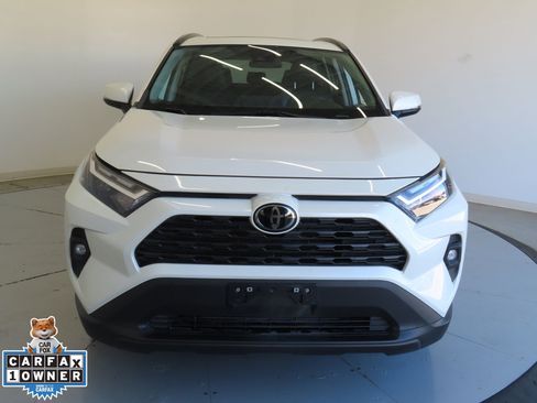 Used 2022 Toyota RAV4 XLE Premium image 10
