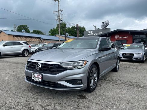 Used 2020 Volkswagen Jetta R-Line FWD image 1