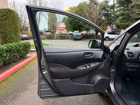 Used 2017 Nissan Leaf S w/ Charge Package image 22