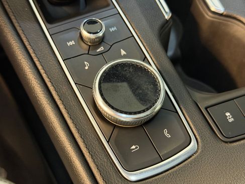 Used 2019 Cadillac XT4 Sport w/ Cold Weather Package AWD/4WD image 29