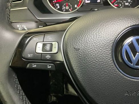 Used 2020 Volkswagen Tiguan SE w/ Panoramic Sunroof Package image 25