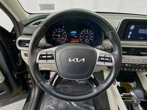 Used 2022 Kia Telluride EX w/ EX Premium Package image 11