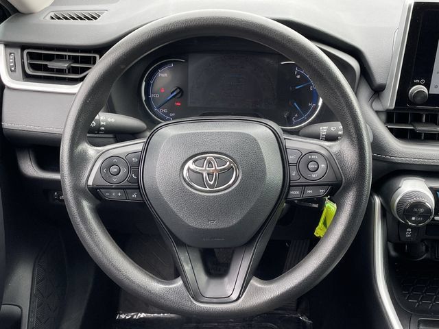Used 2025 Toyota RAV4 LE AWD/4WD image 12
