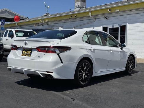Used 2022 Toyota Camry SE FWD image 12