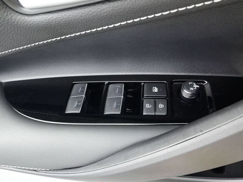 Used 2026 Toyota Corolla SE FWD image 9
