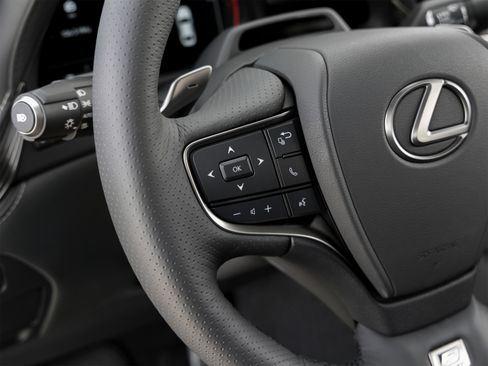 Used 2024 Lexus LS 500 RWD image 42