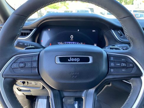 Used 2023 Jeep Grand Cherokee L Laredo AWD/4WD image 16