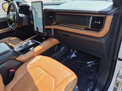 Used 2022 Ford Expedition Max Platinum AWD/4WD image 24
