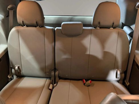 Used 2018 Toyota Sienna XLE w/ XLE Navigation Package FWD image 34