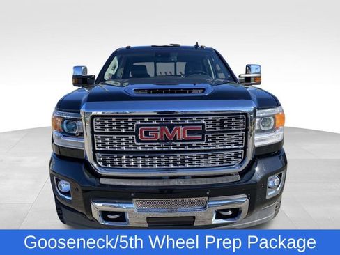 Used 2019 GMC Sierra 2500 Denali w/ Duramax Plus Package image 7