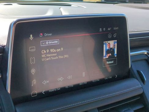 Used 2023 GMC Yukon XL SLT w/ SLT Luxury Package image 16