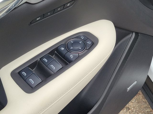 Used 2025 Cadillac XT6 Sport w/ Technology Package AWD/4WD image 9