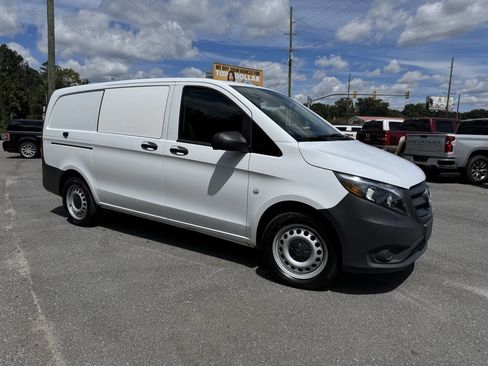 Used 2021 Mercedes-Benz Metris image 15