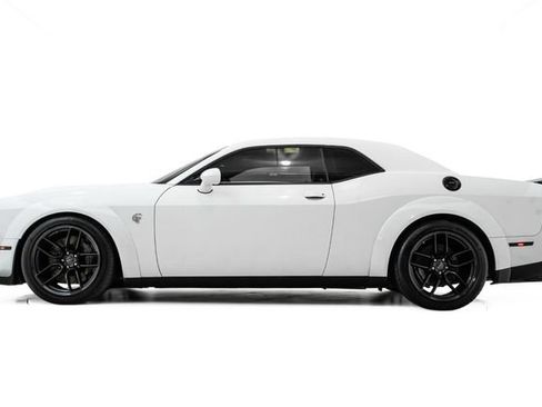 Used 2018 Dodge Challenger SRT Hellcat RWD image 9
