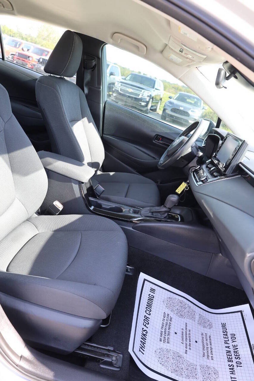 Used 2022 Toyota Corolla LE FWD image 15