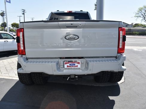 Used 2025 Ford F450 Lariat w/ FX4 Off-Road Package image 15