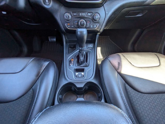 Used 2019 Jeep Cherokee Latitude Plus FWD image 20