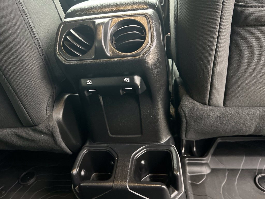 Used 2021 Jeep Wrangler Unlimited Sport w/ Cold Weather Group AWD/4WD image 27