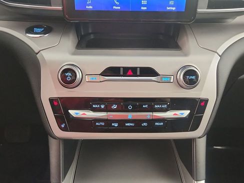 Used 2023 Ford Explorer XLT w/ Equipment Group 202A image 17