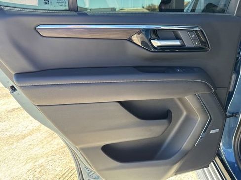 Used 2025 Chevrolet Tahoe Premier image 27