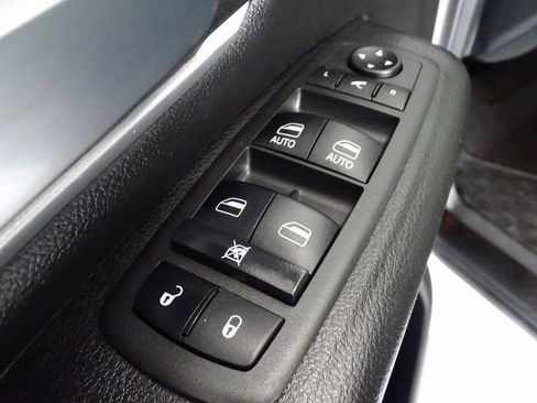 Certified 2022 RAM 1500 Big Horn image 10