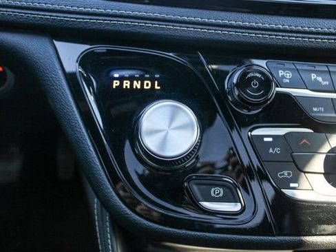 Used 2023 Chrysler Pacifica Limited w/ S Appearance Package image 22