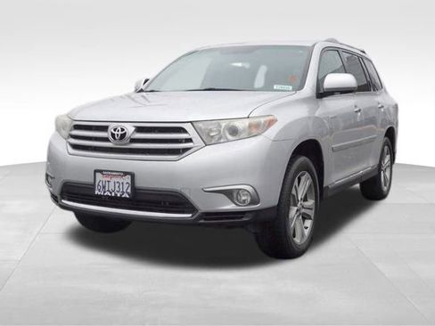 Used 2012 Toyota Highlander Limited w/ Tow Pkg image 8