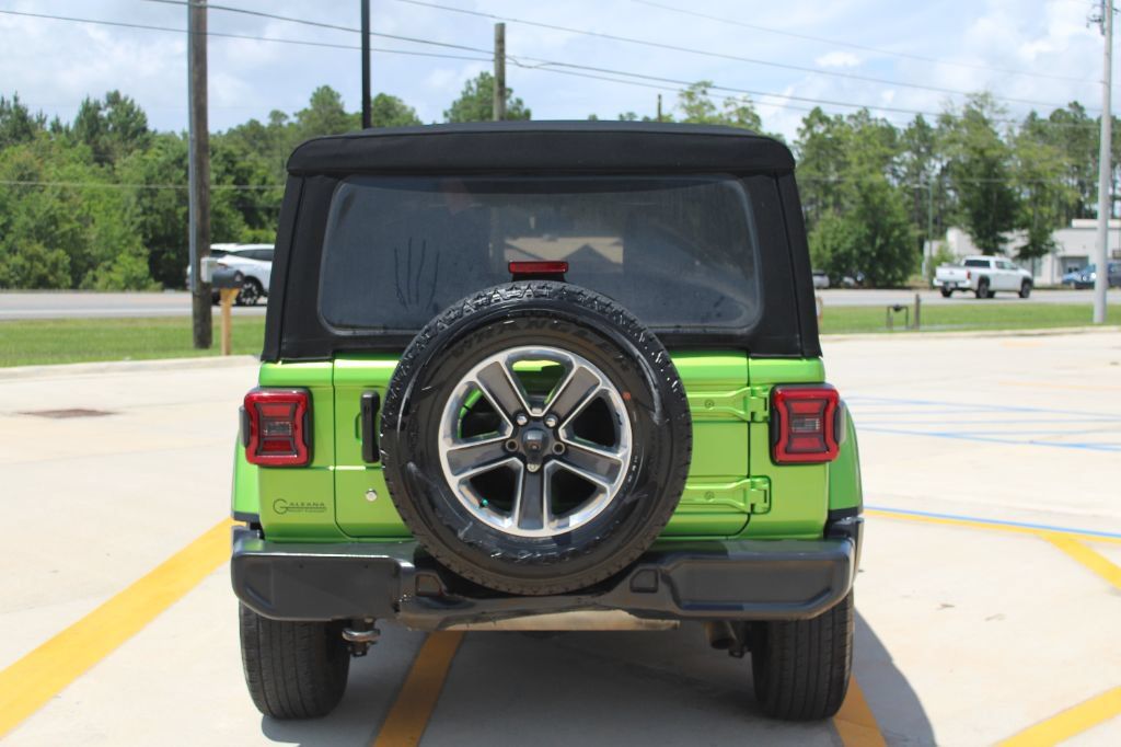Used 2018 Jeep Wrangler Unlimited Sahara AWD/4WD image 4